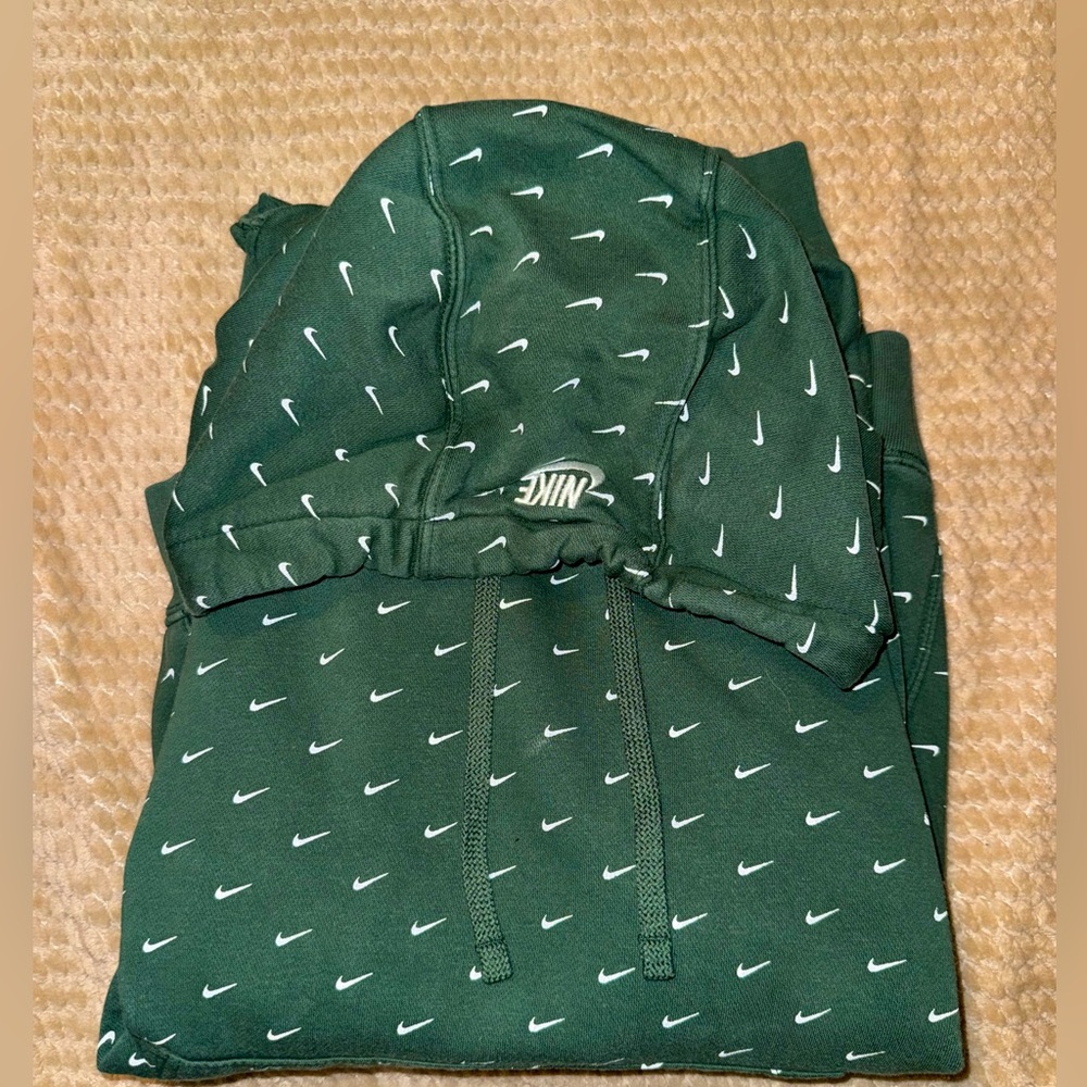 Green Nike sweatshirt. Large.